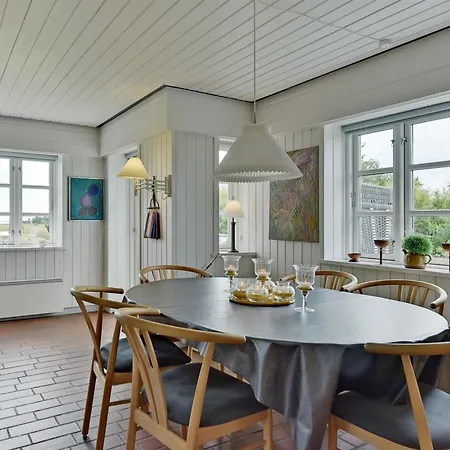 Thorben - 3-5km From The Sea By Interhome