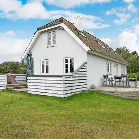Сasa de vacaciones Thorben - 3-5km From The Sea By Interhome